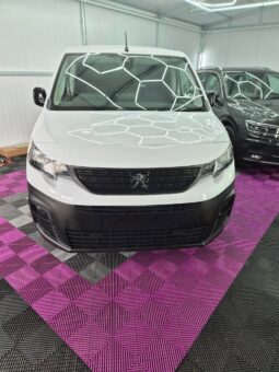 
										Peugeot Partner full									