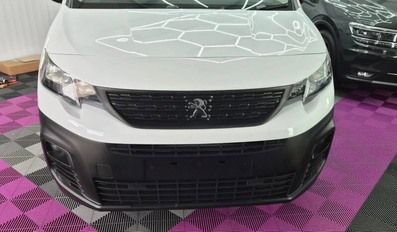 
								Peugeot Partner full									