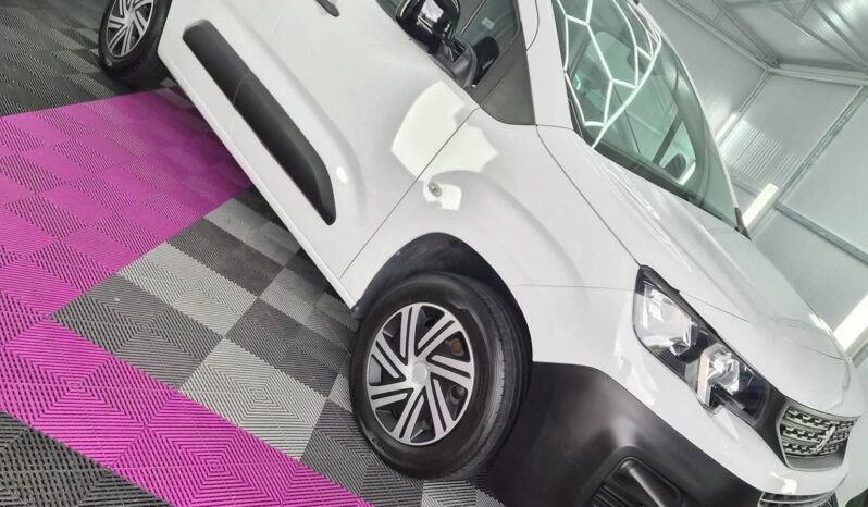 
								Peugeot Partner full									