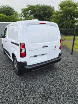 
										Peugeot Partner full									