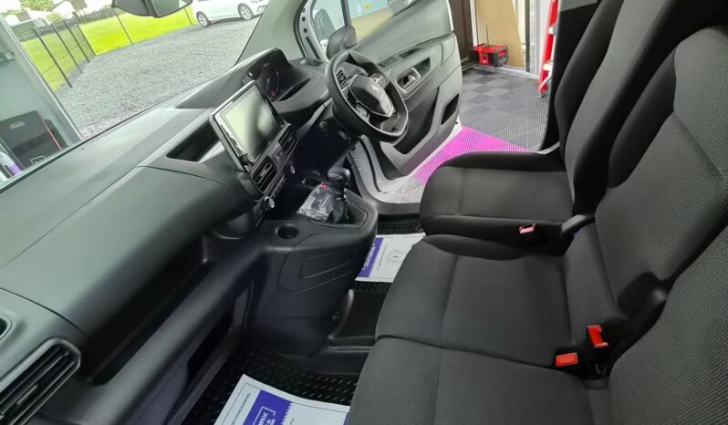 
								Peugeot Partner full									