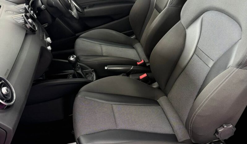 
								AUDI A1 full									