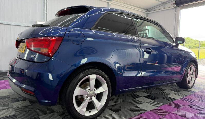 
								AUDI A1 full									