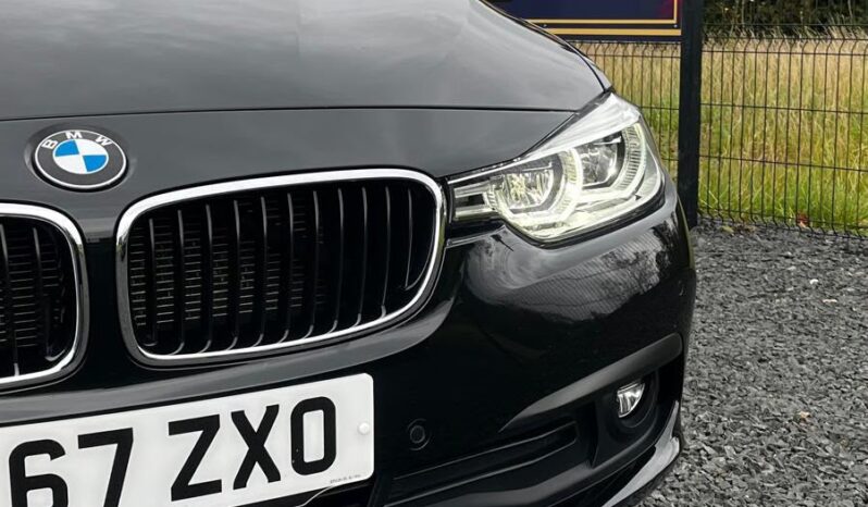 
								BMW 320D 2.0 XDRIVE SE full									