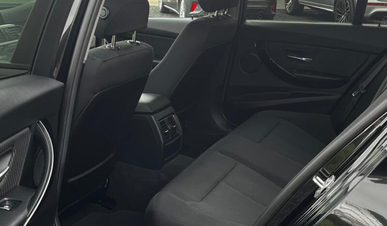 
								BMW 320D 2.0 XDRIVE SE full									